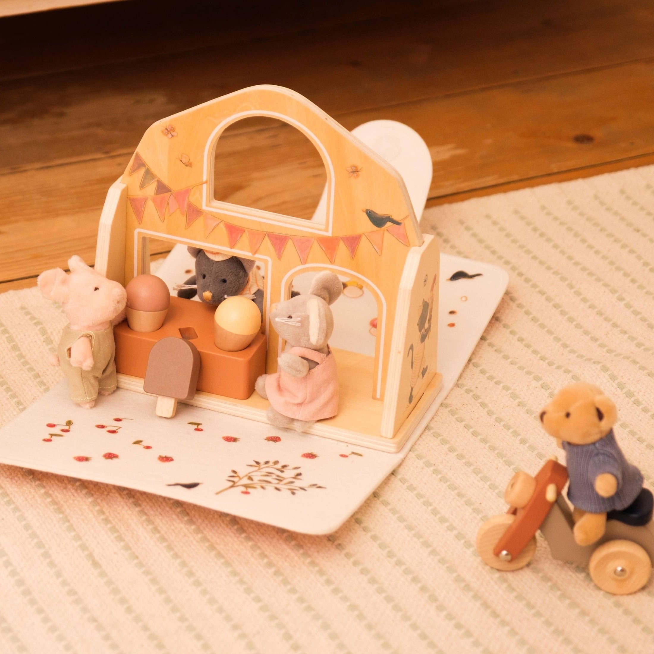 Mini Friends Ice Cream Shop