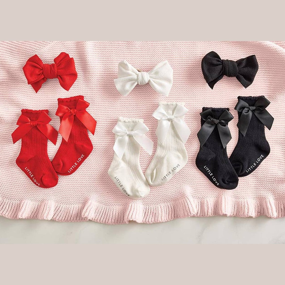 Knit Blankets with Ruffle - Pink: 100% cotton / 40" W x 32" H