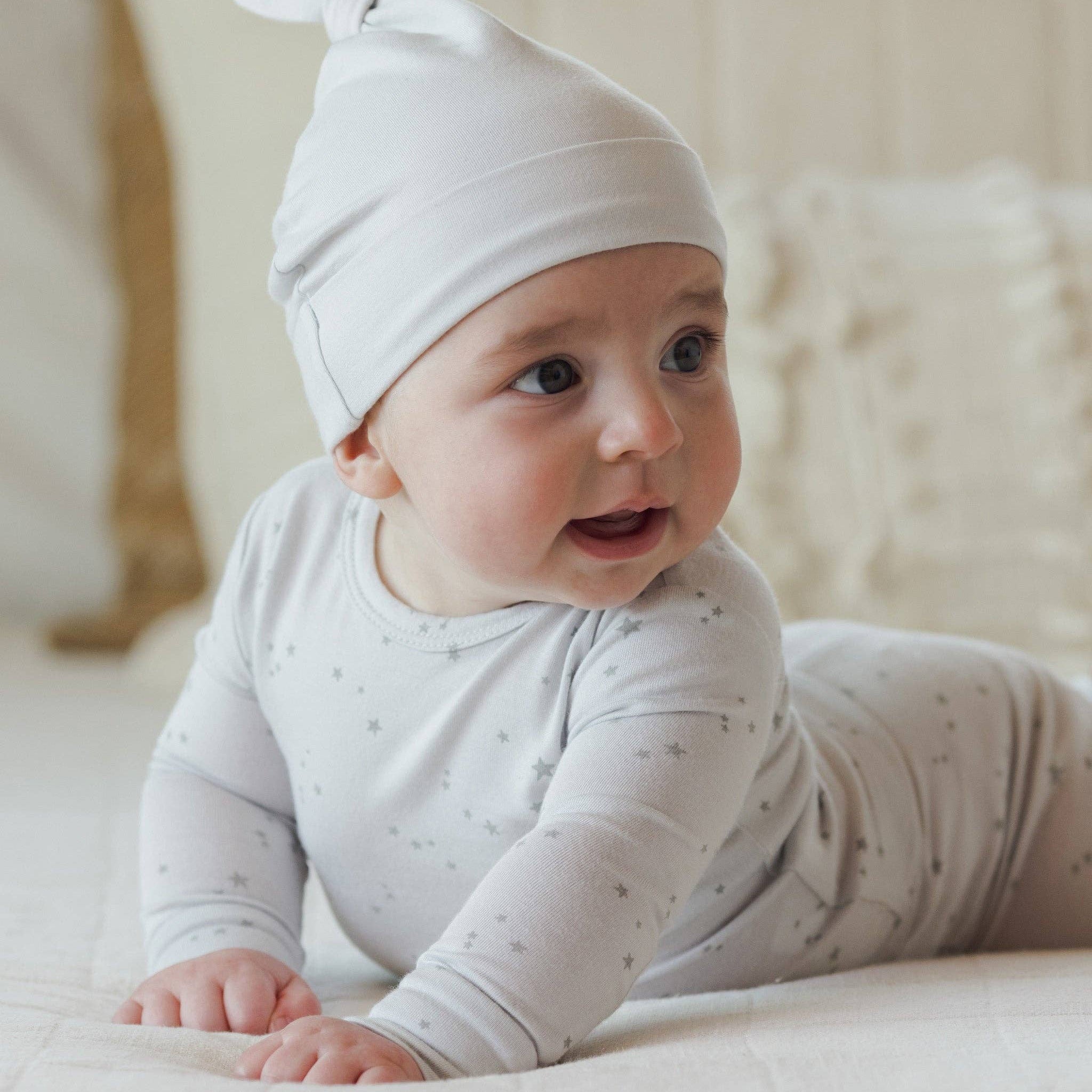 Knotted Baby Hat Fog
